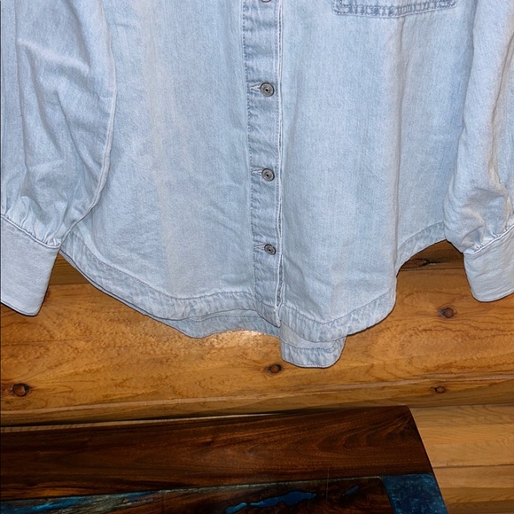 Free People NWOT Ashley Denim Shirt Size Medium in Classic Blue Wash - Picture 10 of 16